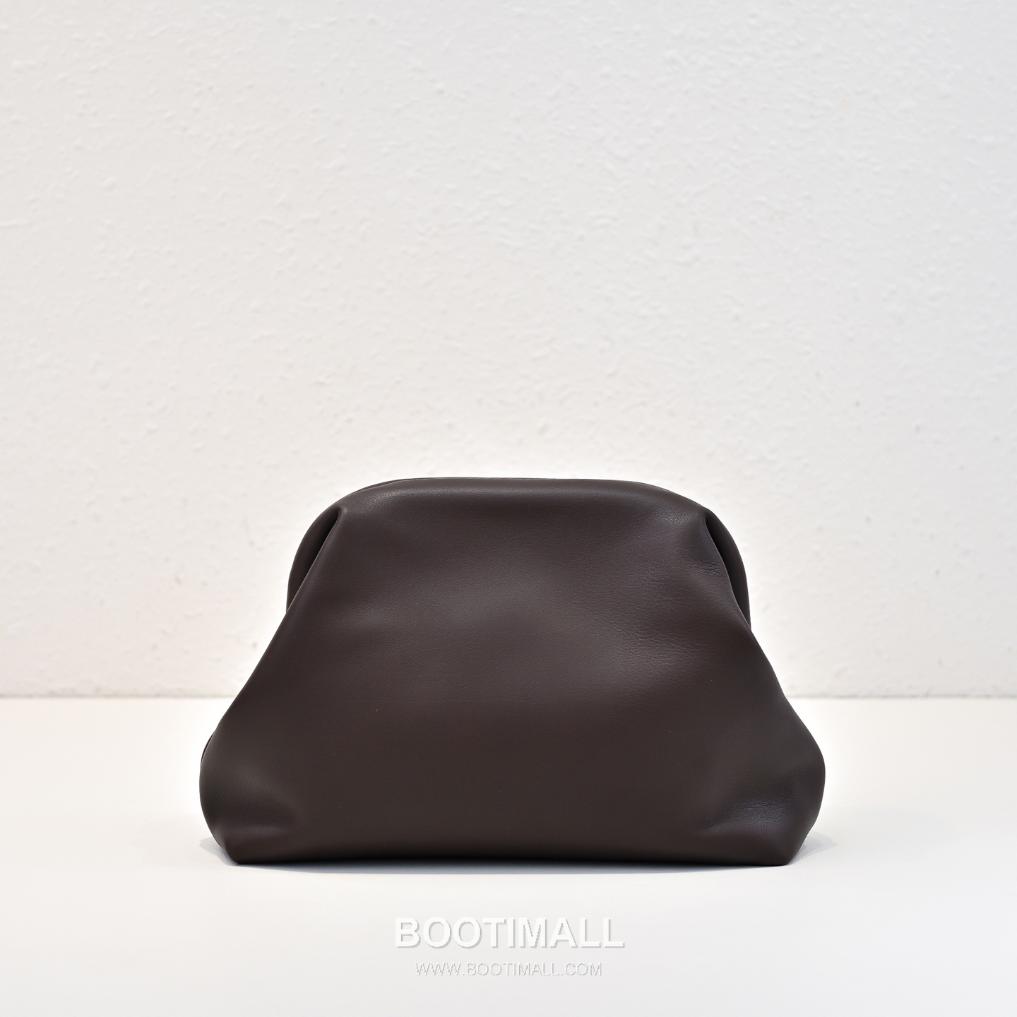 The Row Mira Saddle Calfskin Shoulder Bag with Strap Detail 더로우 미라 새들 카프스킨 스트랩 숄더백 25cm 1