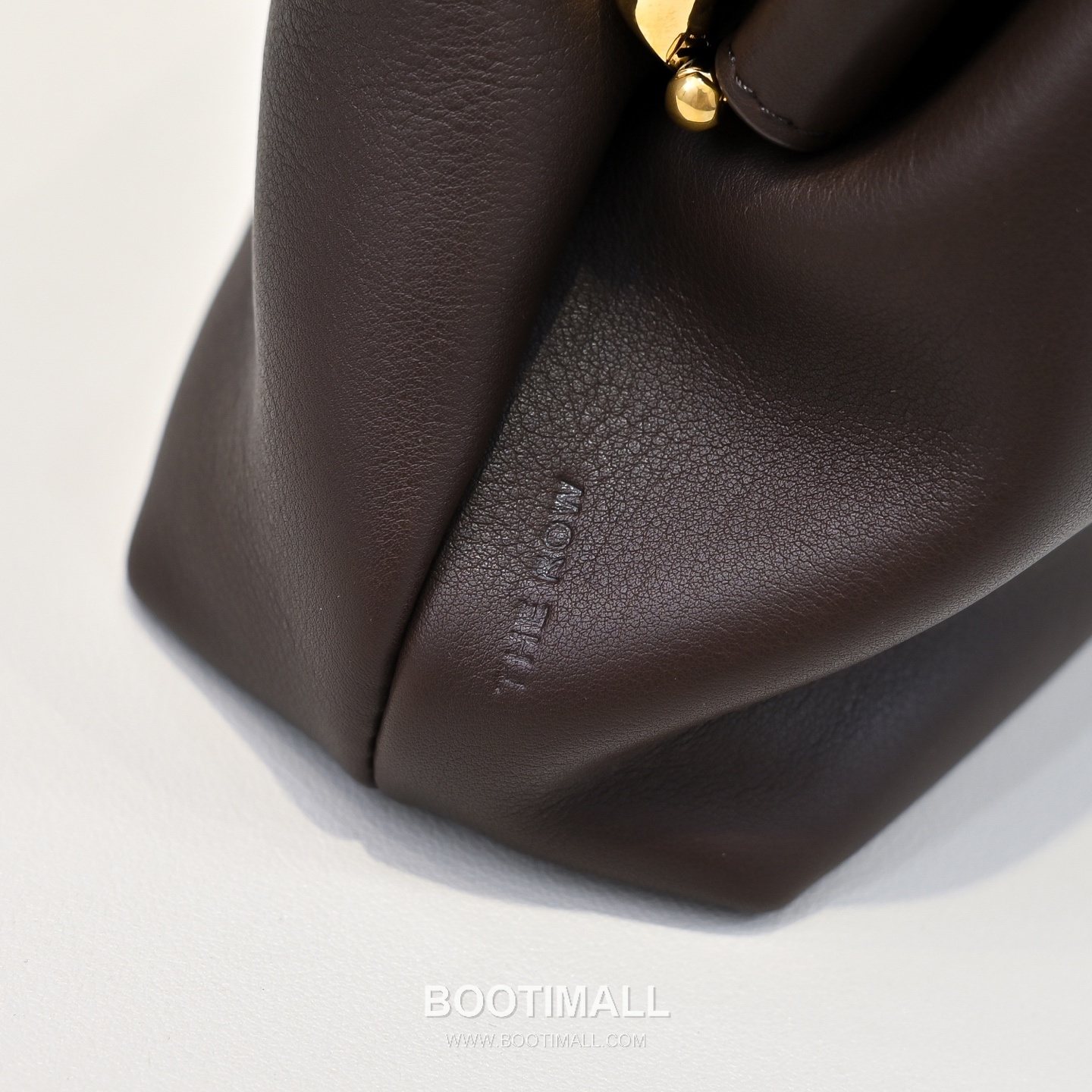 The Row Mira Saddle Calfskin Shoulder Bag with Strap Detail 더로우 미라 새들 카프스킨 스트랩 숄더백 25cm 5