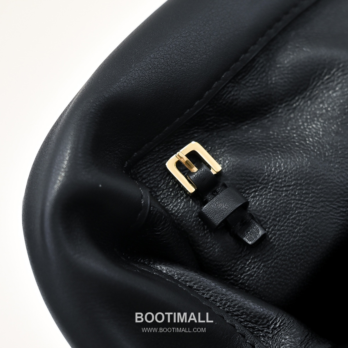 The Row Mira Saddle Calfskin Shoulder Bag with Strap Detail 더로우 미라 새들 카프스킨 스트랩 숄더백 25cm 8