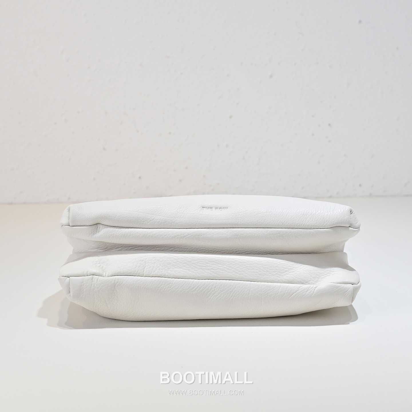 The Row Calfskin Cloud Clutch Bag with Magnetic Closure Detail 더로우 카프스킨 클라우드 마그네틱 클로저 클러치백 23cm 4