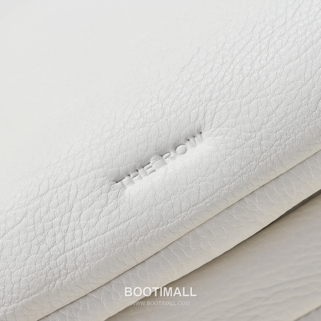 The Row Calfskin Cloud Clutch Bag with Magnetic Closure Detail 더로우 카프스킨 클라우드 마그네틱 클로저 클러치백 23cm 5