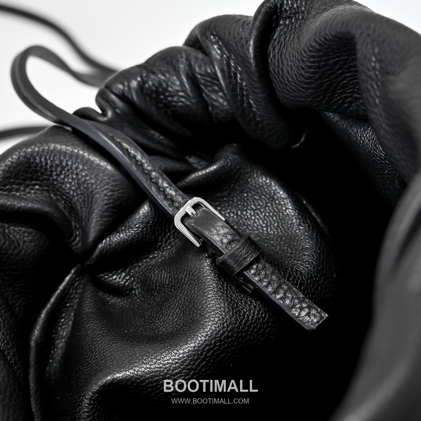 The Row Calfskin Cloud Clutch Bag with Magnetic Closure Detail 더로우 카프스킨 클라우드 마그네틱 클로저 클러치백 23cm 7