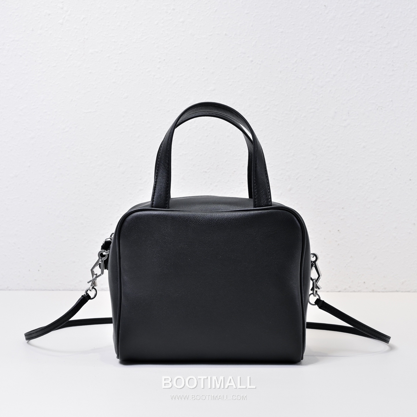 The Row Lambskin Top Handle Shoulder Bag with Structured Box Detail 더로우 램스킨 스트럭처 박스 탑핸들 숄더백 19cm 1