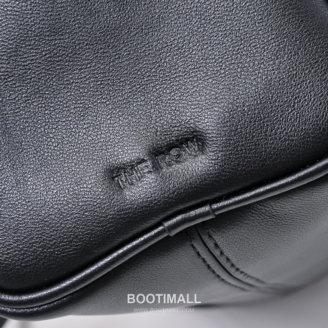 The Row Lambskin Top Handle Shoulder Bag with Structured Box Detail 더로우 램스킨 스트럭처 박스 탑핸들 숄더백 19cm 6