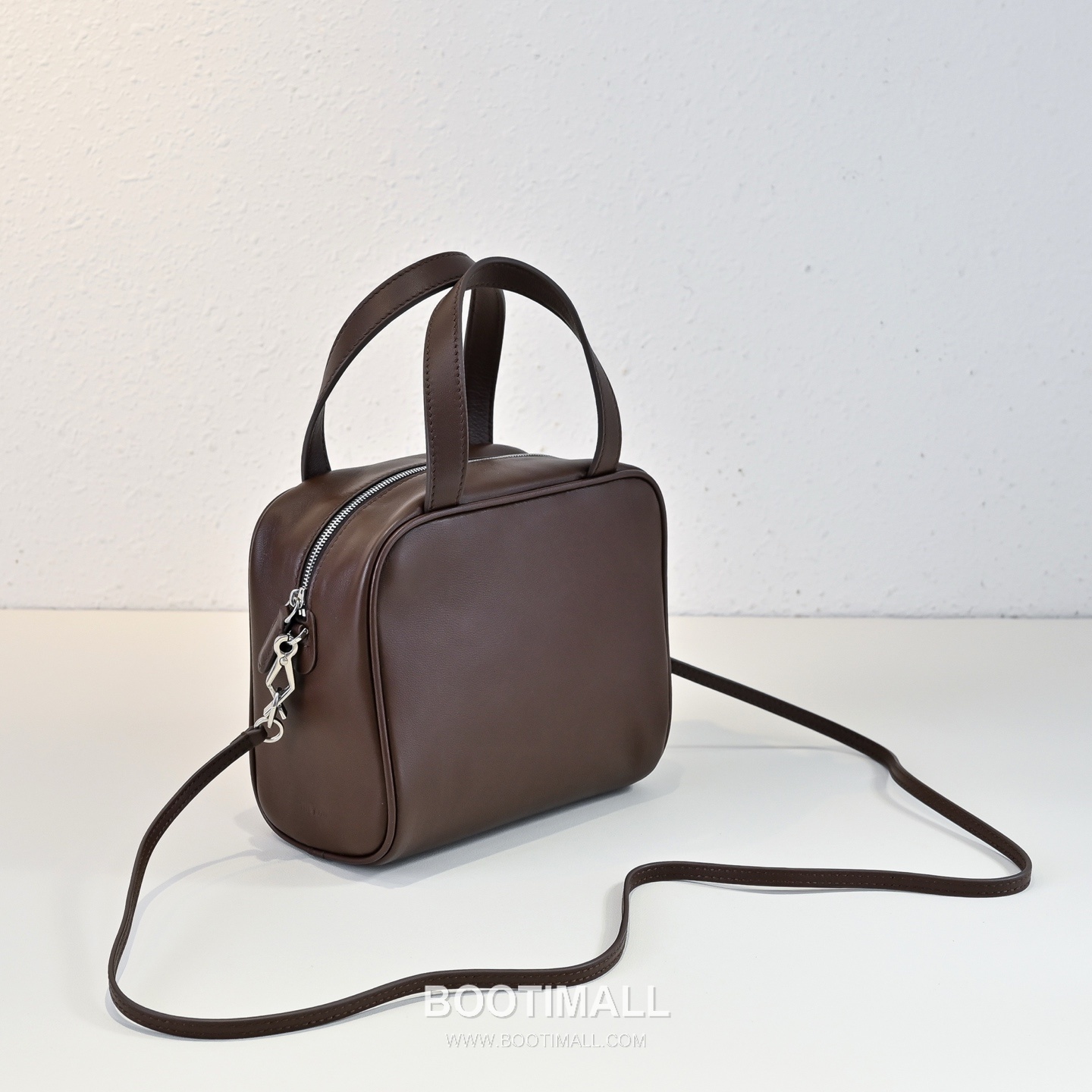 The Row Lambskin Top Handle Shoulder Bag with Structured Box Detail 더로우 램스킨 스트럭처 박스 탑핸들 숄더백 19cm 2