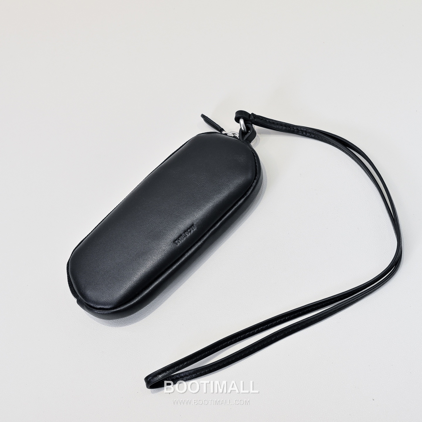 The Row Lambskin Sunglasses Case with Neck Strap Detail 더로우 램스킨 넥스트랩 선글라스 케이스 19cm 4
