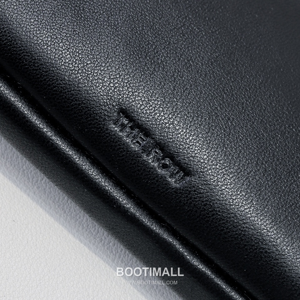 The Row Lambskin Sunglasses Case with Neck Strap Detail 더로우 램스킨 넥스트랩 선글라스 케이스 19cm 9