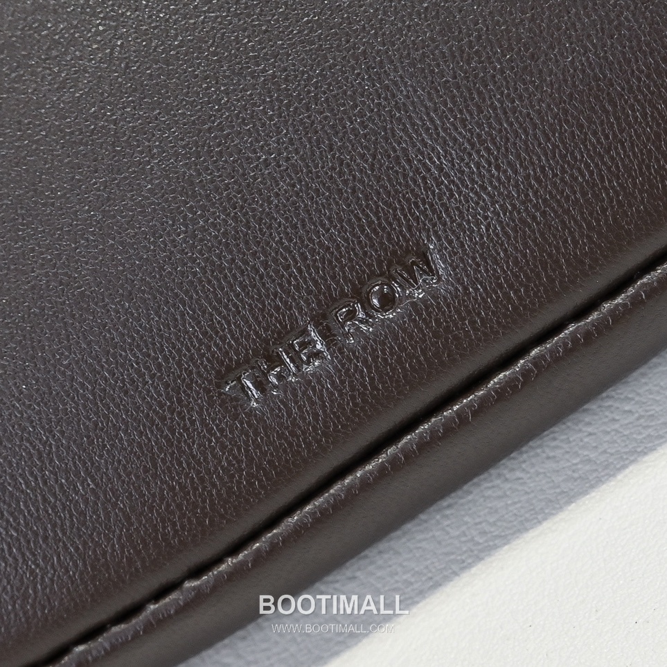 The Row Lambskin Sunglasses Case with Neck Strap Detail 더로우 램스킨 넥스트랩 선글라스 케이스 19cm 6