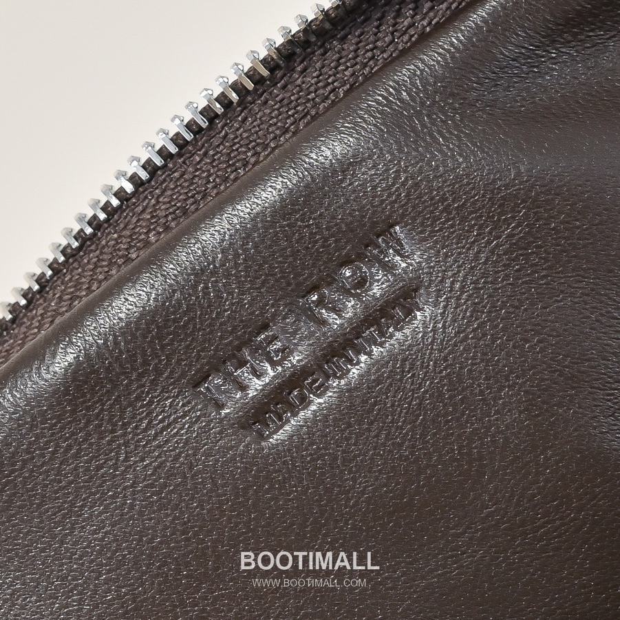 The Row Lambskin Sunglasses Case with Neck Strap Detail 더로우 램스킨 넥스트랩 선글라스 케이스 19cm 9