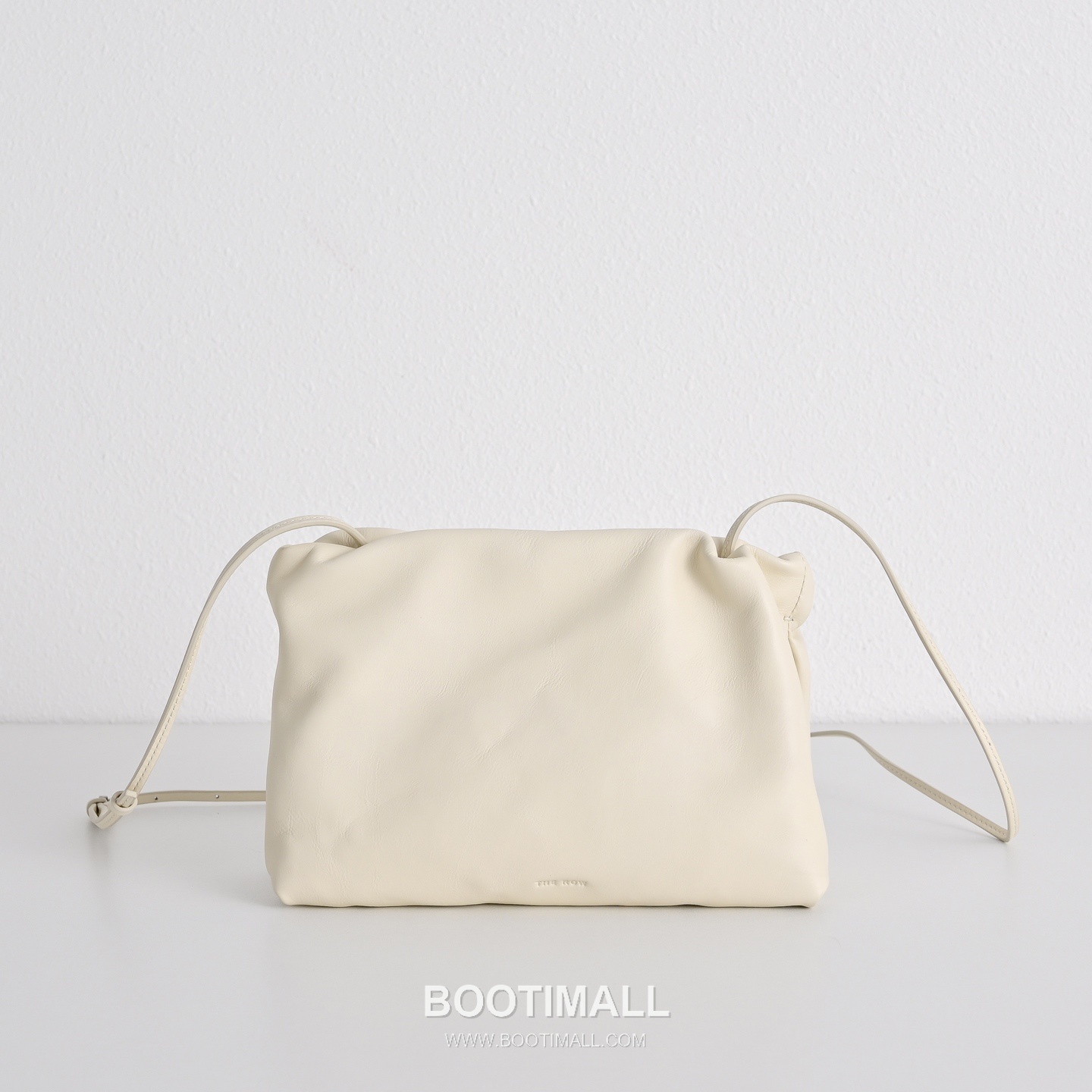The Row Calfskin Cloud Crossbody Clutch Bag with Magnetic Closure Detail 더로우 카프스킨 클라우드 마그네틱 크로스 클러치백 23cm 1