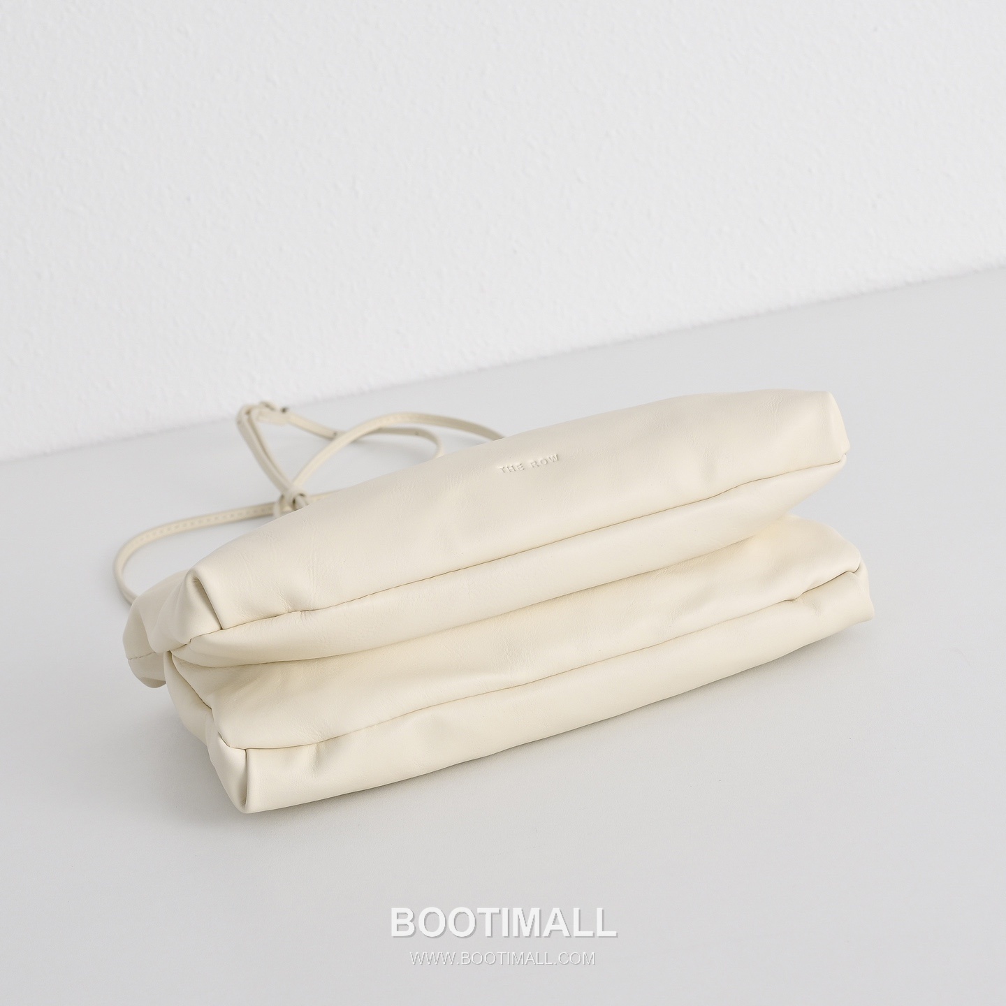 The Row Calfskin Cloud Crossbody Clutch Bag with Magnetic Closure Detail 더로우 카프스킨 클라우드 마그네틱 크로스 클러치백 23cm 9