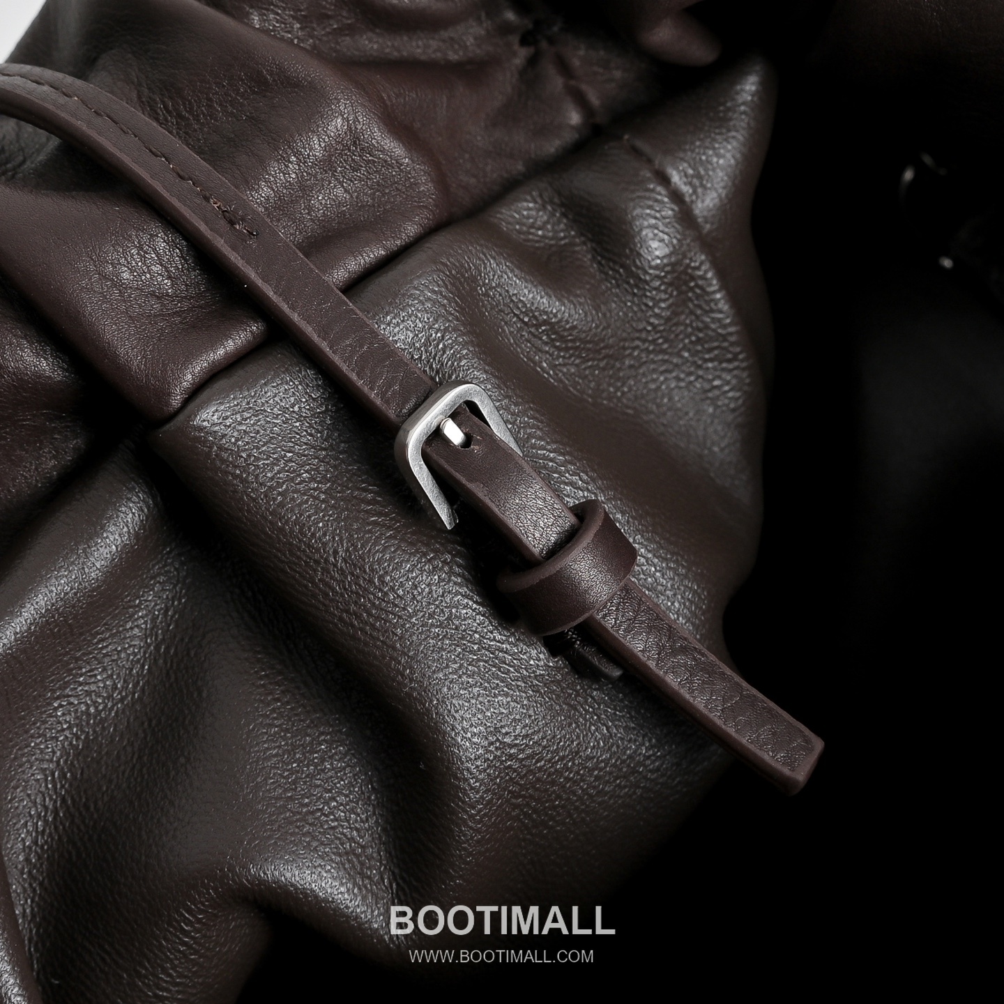 The Row Calfskin Cloud Crossbody Clutch Bag with Magnetic Closure Detail 더로우 카프스킨 클라우드 마그네틱 크로스 클러치백 23cm 7