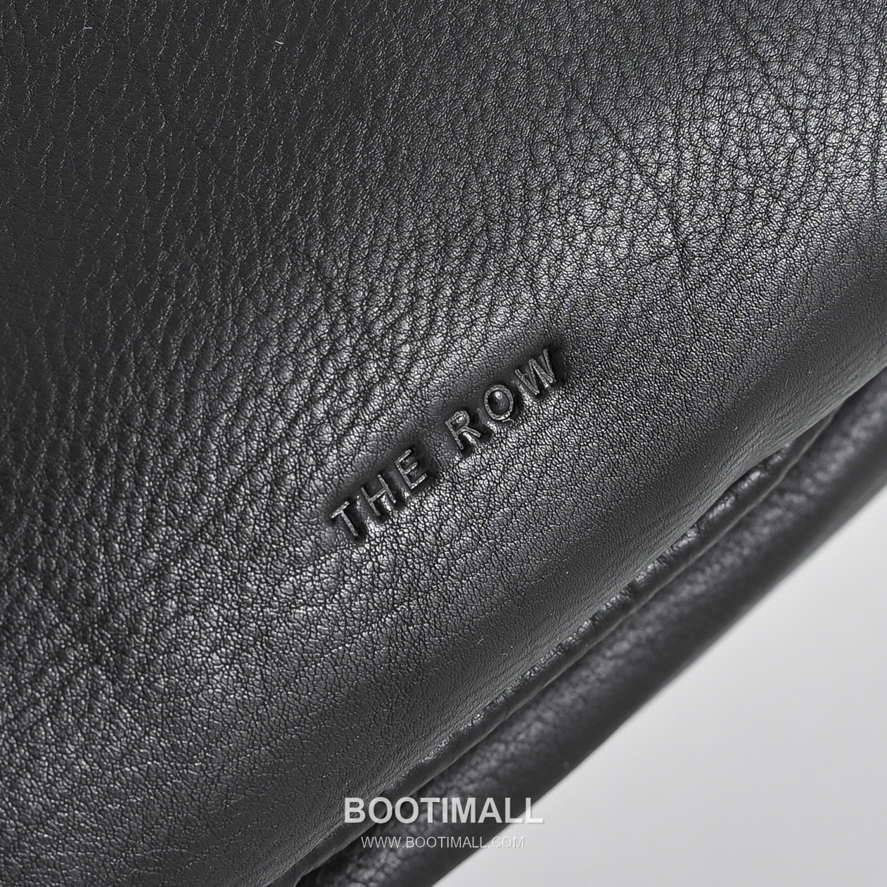 The Row Calfskin Cloud Crossbody Clutch Bag with Magnetic Closure Detail 더로우 카프스킨 클라우드 마그네틱 크로스 클러치백 23cm 8