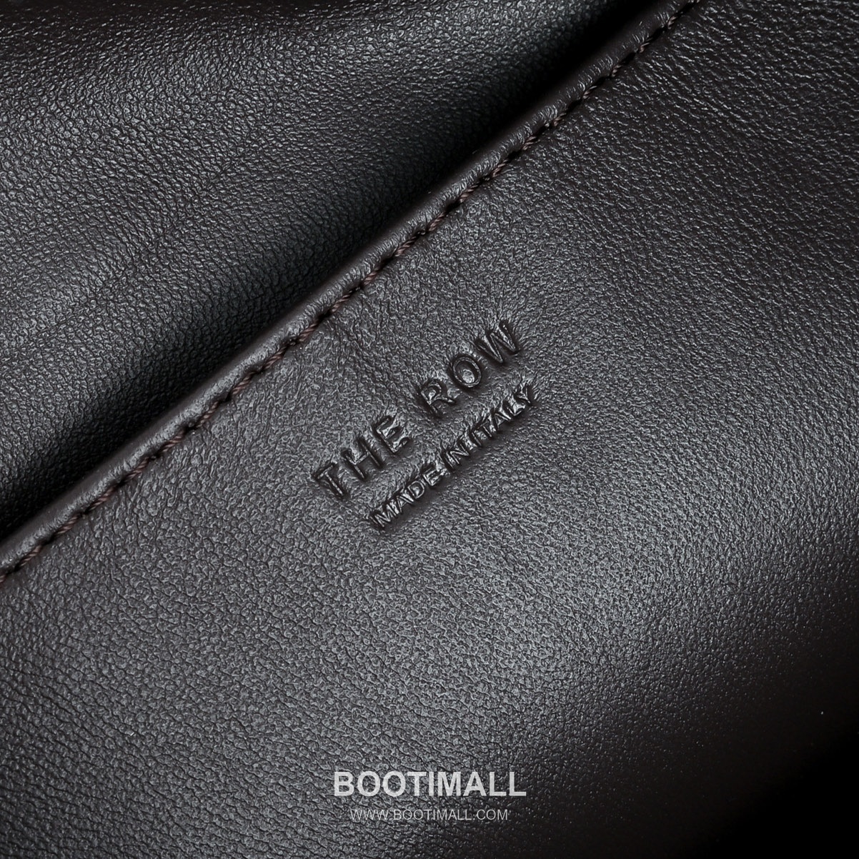 The Row N/S Izzy Lambskin Crossbody Bag with Adjustable Strap Detail 더로우 N/S 이지 램스킨 조절 스트랩 크로스백 20cm 6