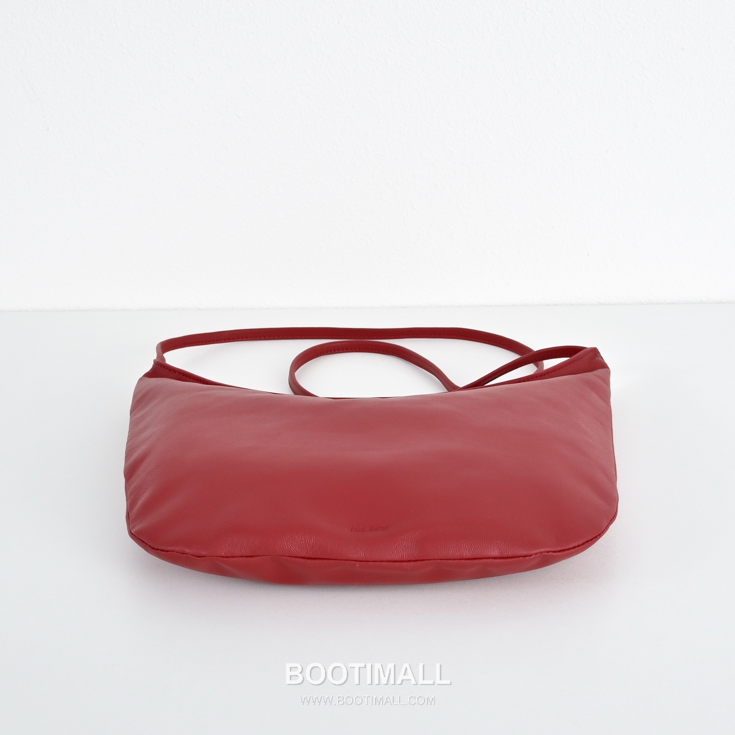 The Row N/S Izzy Lambskin Crossbody Bag with Adjustable Strap Detail 더로우 N/S 이지 램스킨 조절 스트랩 크로스백 20cm 9