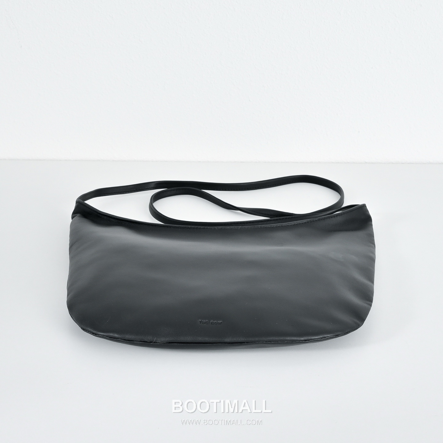 The Row N/S Izzy Lambskin Crossbody Bag with Adjustable Strap Detail 더로우 N/S 이지 램스킨 조절 스트랩 크로스백 20cm 9