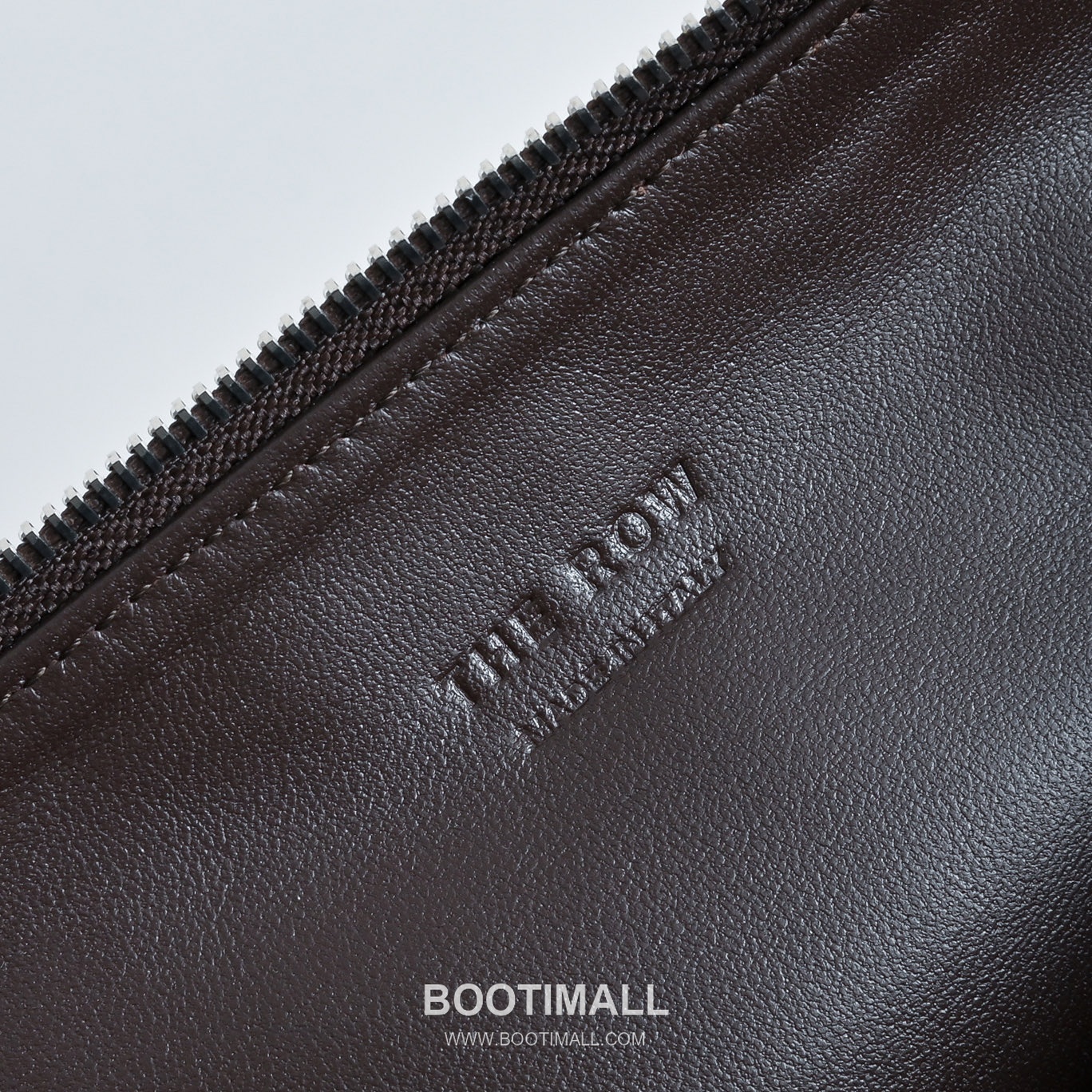 The Row Small Izzy Lambskin Shoulder Bag with Adjustable Strap Detail 더로우 스몰 이지 램스킨 조절 스트랩 숄더백 34cm 8