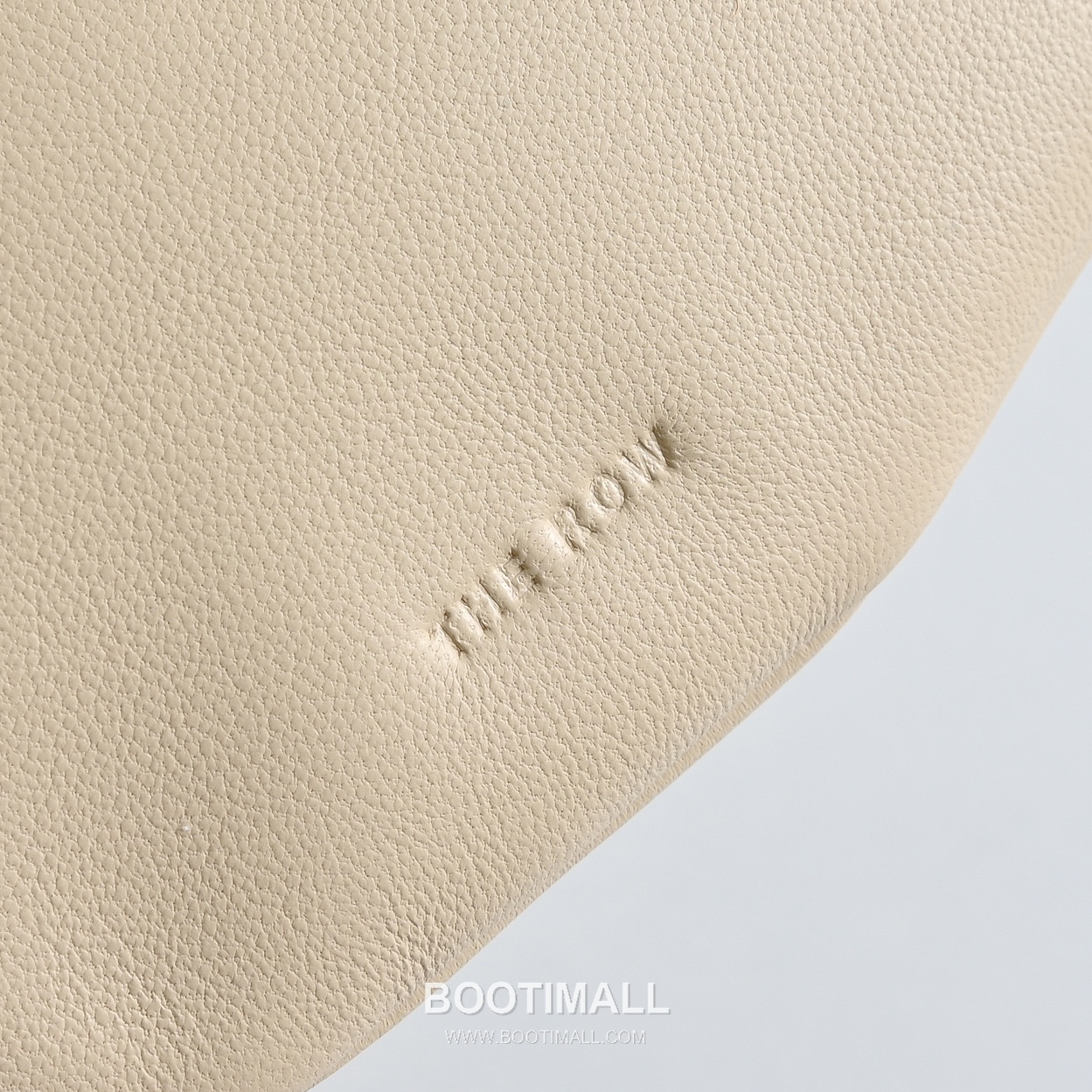 The Row Small Izzy Lambskin Shoulder Bag with Adjustable Strap Detail 더로우 스몰 이지 램스킨 조절 스트랩 숄더백 34cm 5