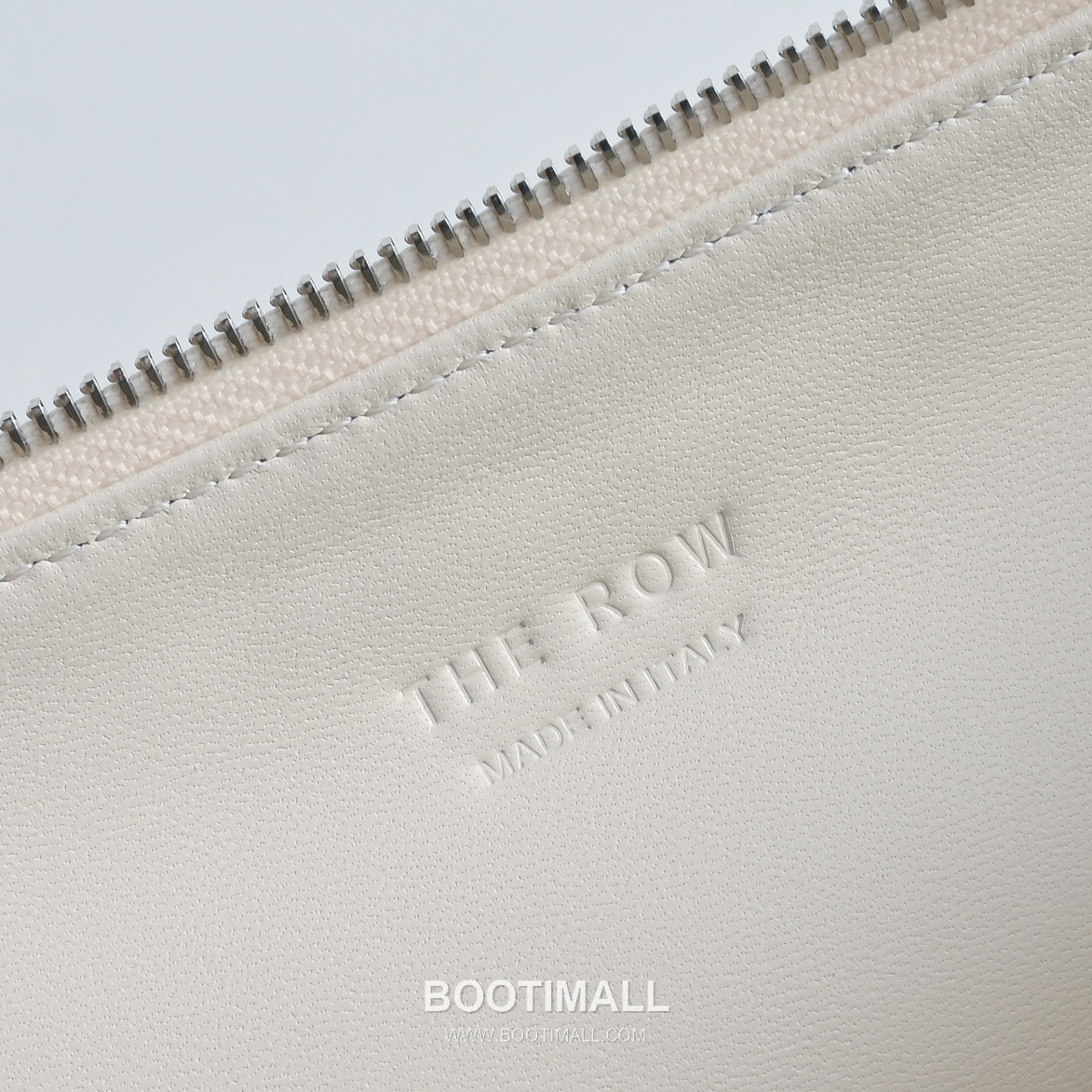 The Row Small Izzy Lambskin Shoulder Bag with Adjustable Strap Detail 더로우 스몰 이지 램스킨 조절 스트랩 숄더백 34cm 7