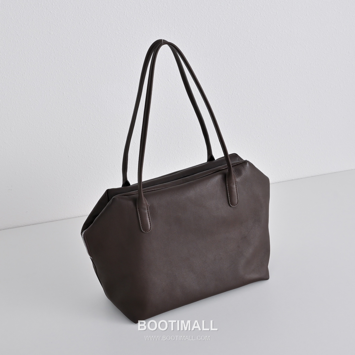 The Row Henri Calfskin Tote Bag with Soft Structure Detail 더로우 앙리 카프스킨 소프트 스트럭처 토트백 27cm 3