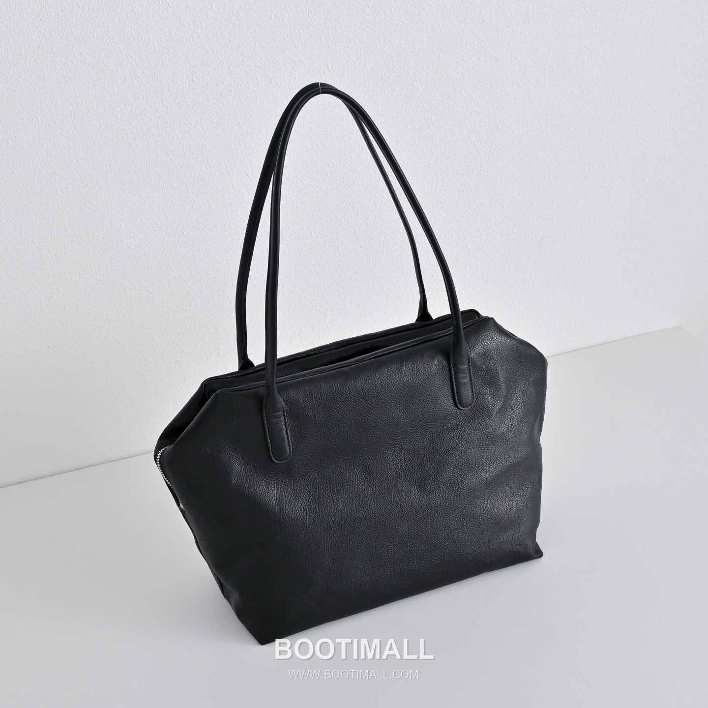 The Row Henri Calfskin Tote Bag with Soft Structure Detail 더로우 앙리 카프스킨 소프트 스트럭처 토트백 27cm 3