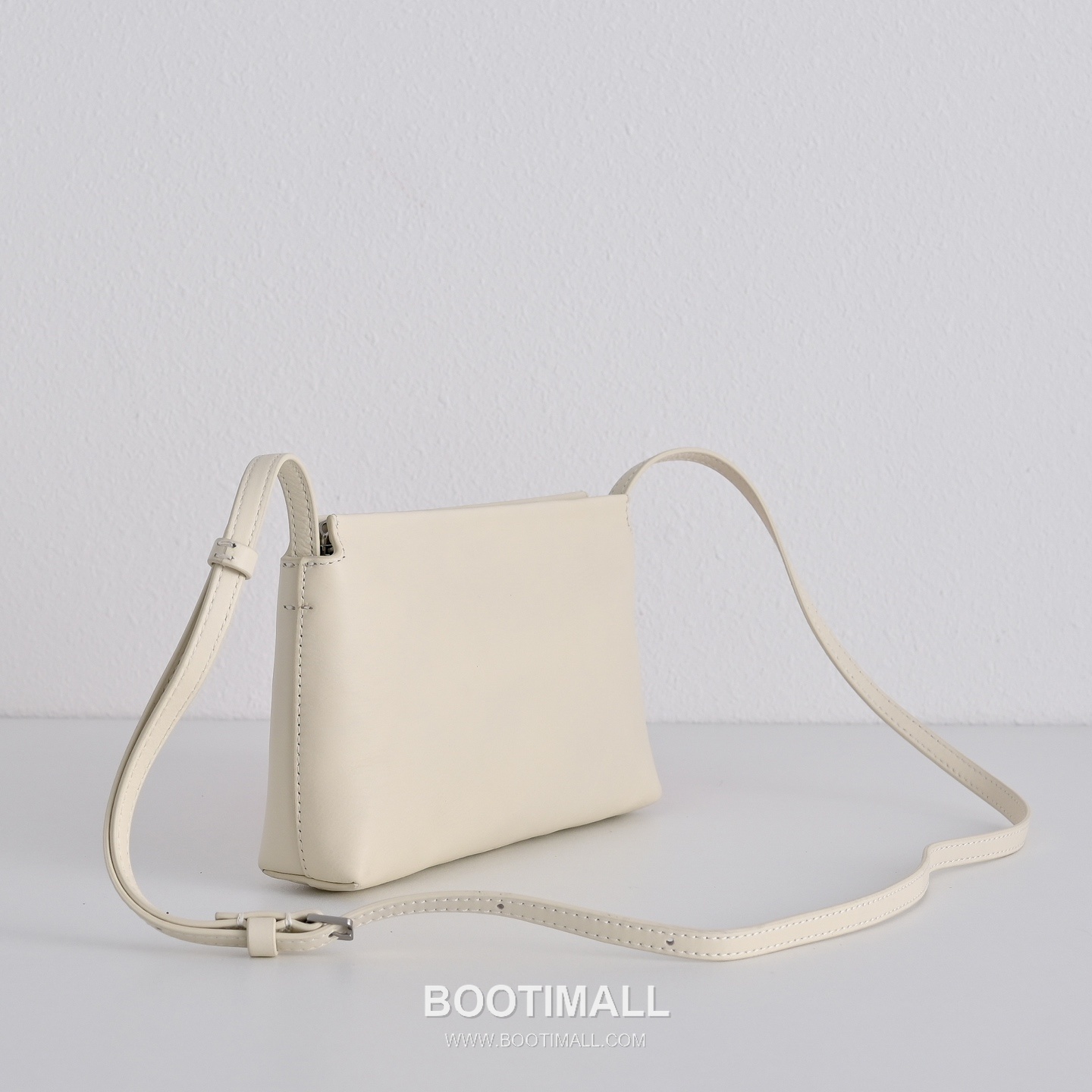 The Row Rene Calfskin Clutch Bag with Top Handle Detail 더로우 르네 카프스킨 탑핸들 클러치백 23cm 2