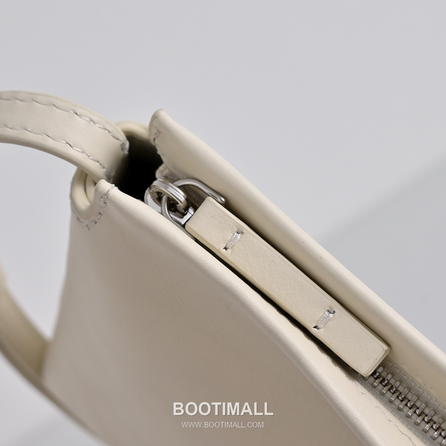 The Row Rene Calfskin Clutch Bag with Top Handle Detail 더로우 르네 카프스킨 탑핸들 클러치백 23cm 7