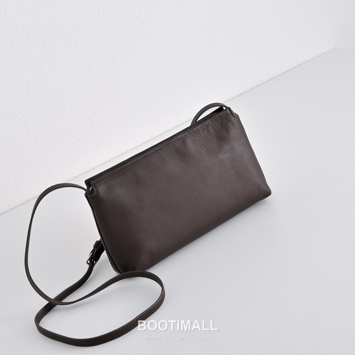 The Row Rene Calfskin Clutch Bag with Top Handle Detail 더로우 르네 카프스킨 탑핸들 클러치백 23cm 3
