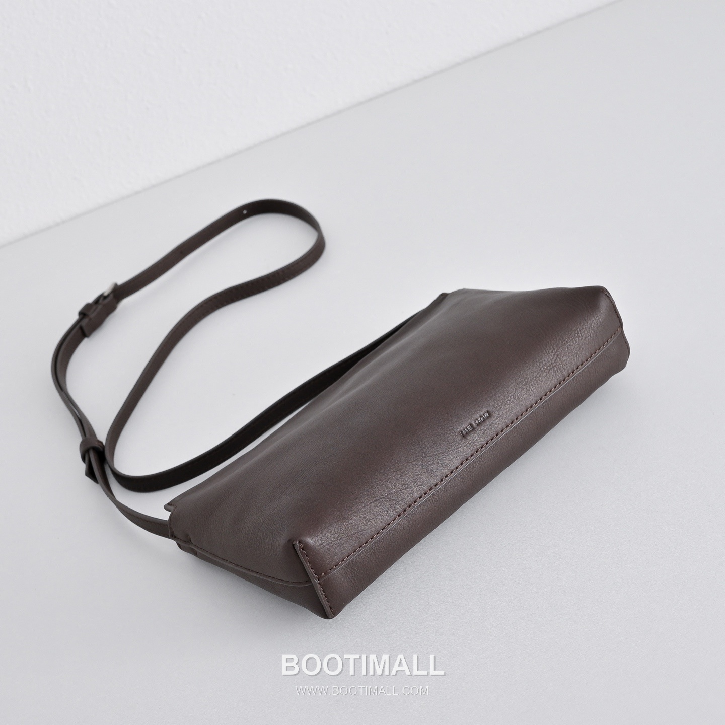 The Row Rene Calfskin Clutch Bag with Top Handle Detail 더로우 르네 카프스킨 탑핸들 클러치백 23cm 4