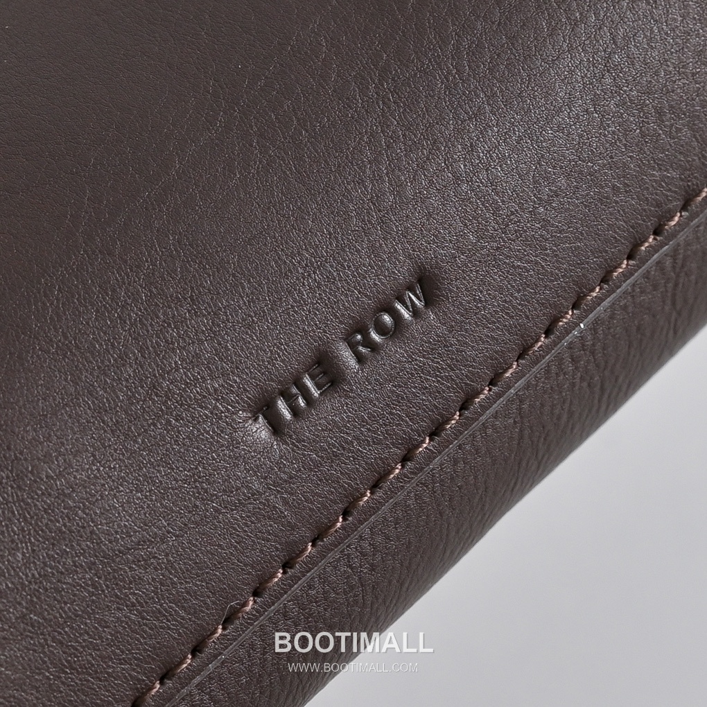 The Row Rene Calfskin Clutch Bag with Top Handle Detail 더로우 르네 카프스킨 탑핸들 클러치백 23cm 5