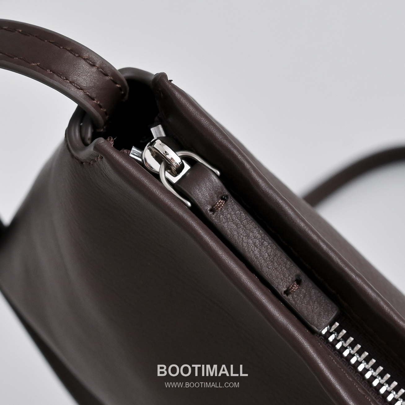 The Row Rene Calfskin Clutch Bag with Top Handle Detail 더로우 르네 카프스킨 탑핸들 클러치백 23cm 6