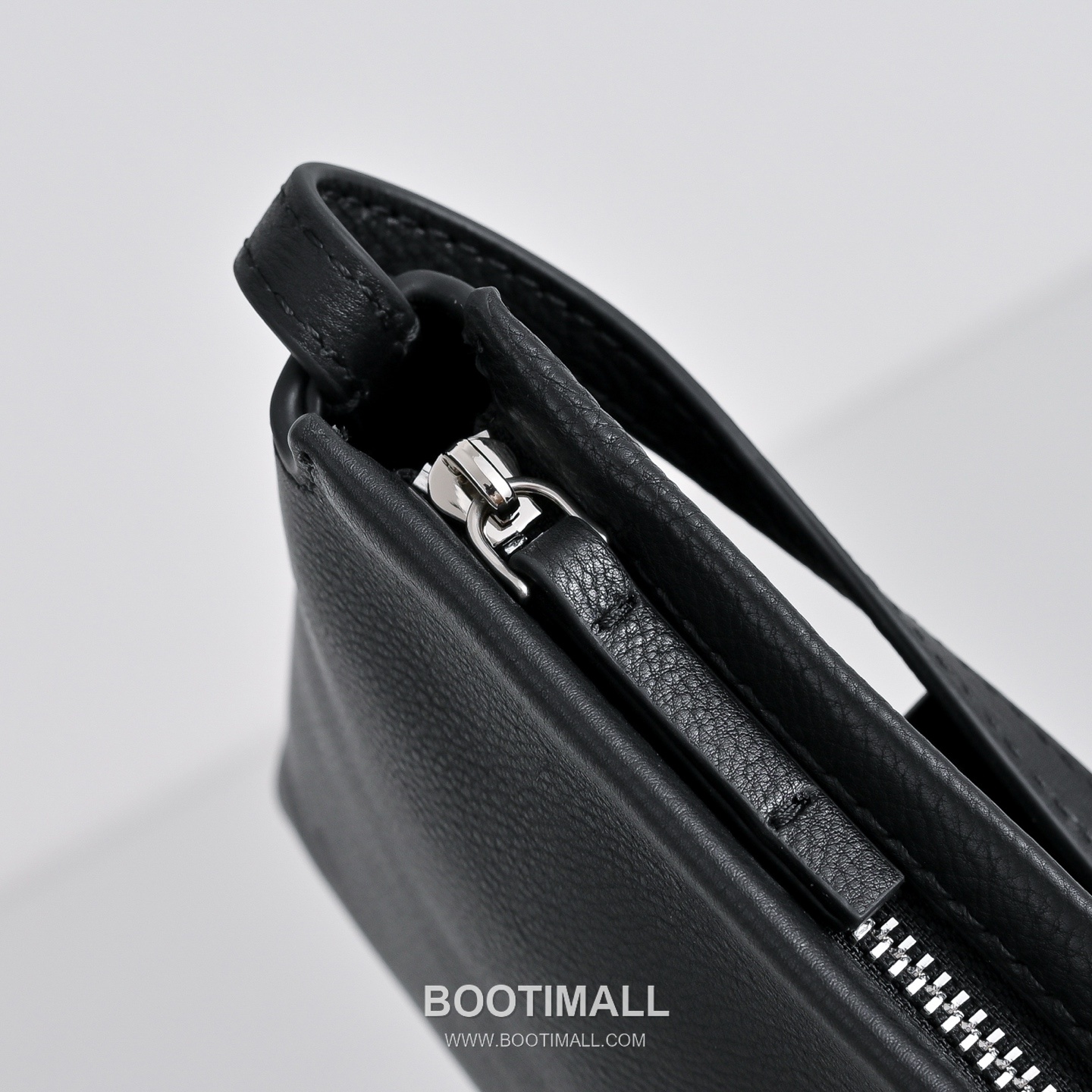 The Row Rene Calfskin Clutch Bag with Top Handle Detail 더로우 르네 카프스킨 탑핸들 클러치백 23cm 6