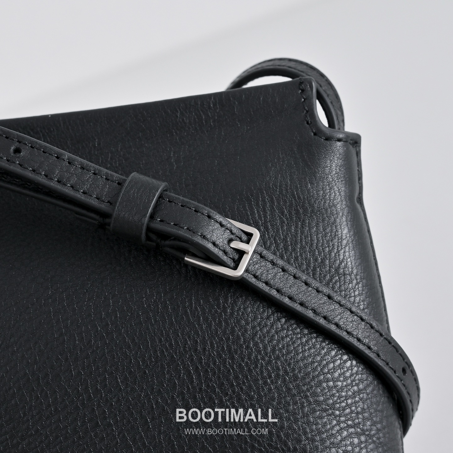 The Row Rene Calfskin Clutch Bag with Top Handle Detail 더로우 르네 카프스킨 탑핸들 클러치백 23cm 7