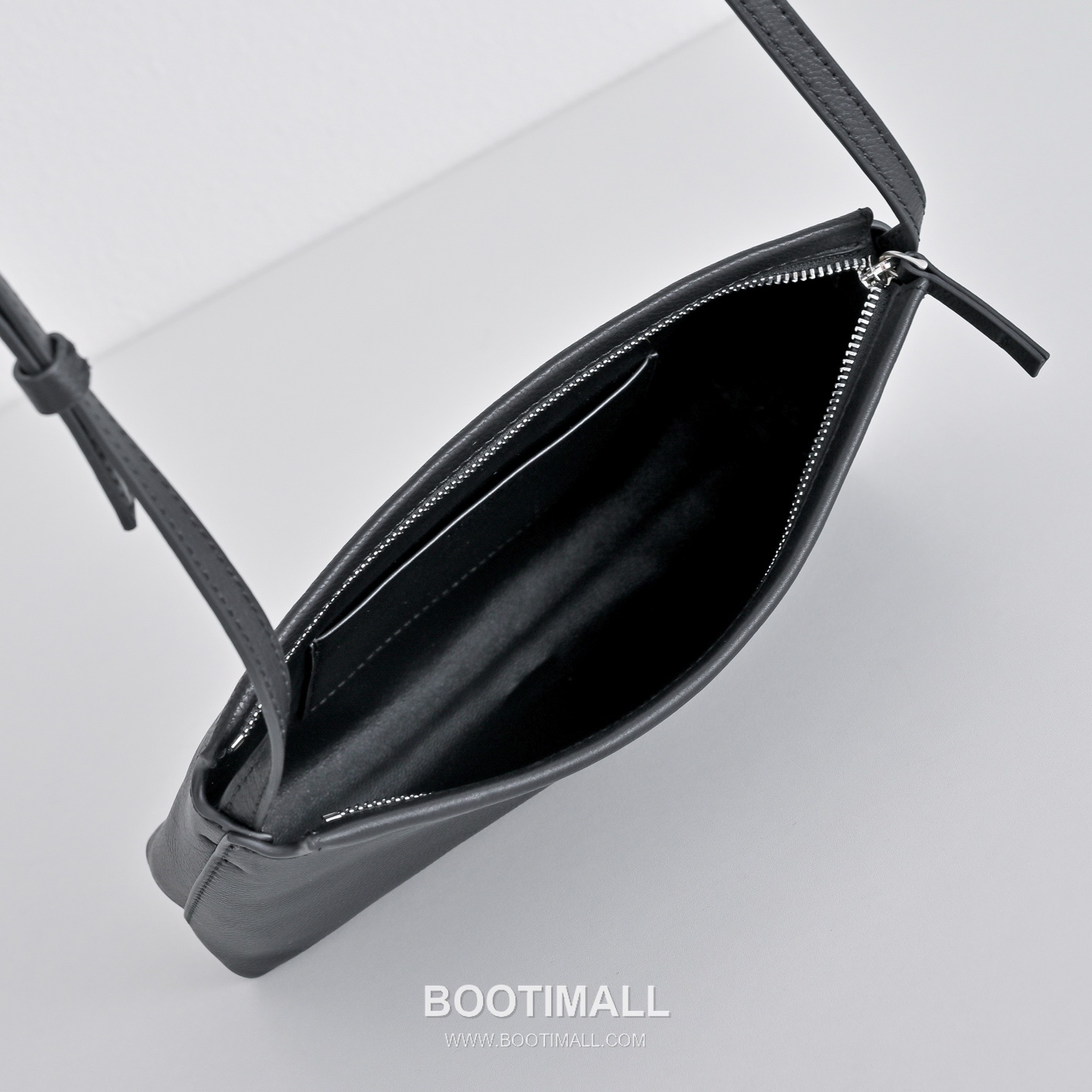 The Row Rene Calfskin Clutch Bag with Top Handle Detail 더로우 르네 카프스킨 탑핸들 클러치백 23cm 9