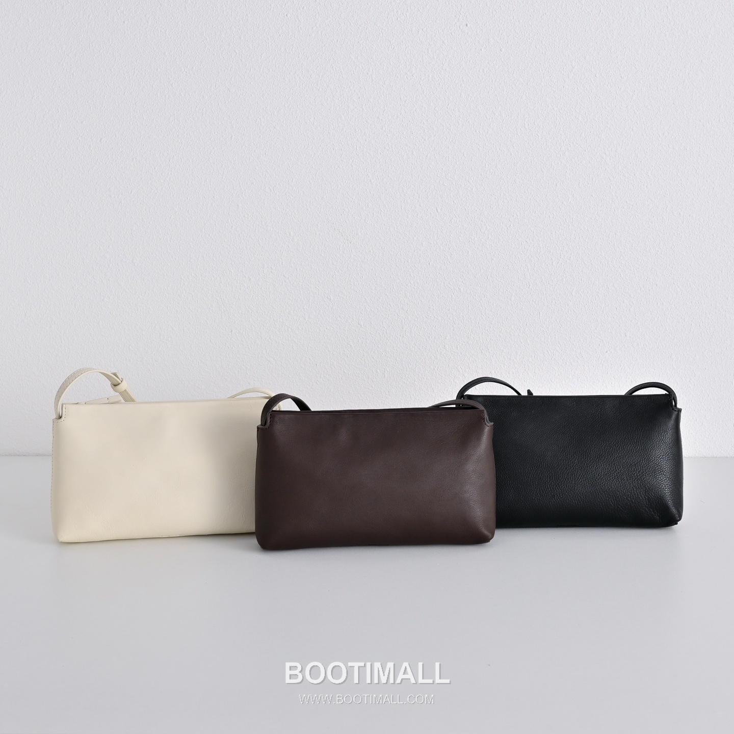The Row Rene Calfskin Clutch Bag with Top Handle Detail 더로우 르네 카프스킨 탑핸들 클러치백 23cm 10