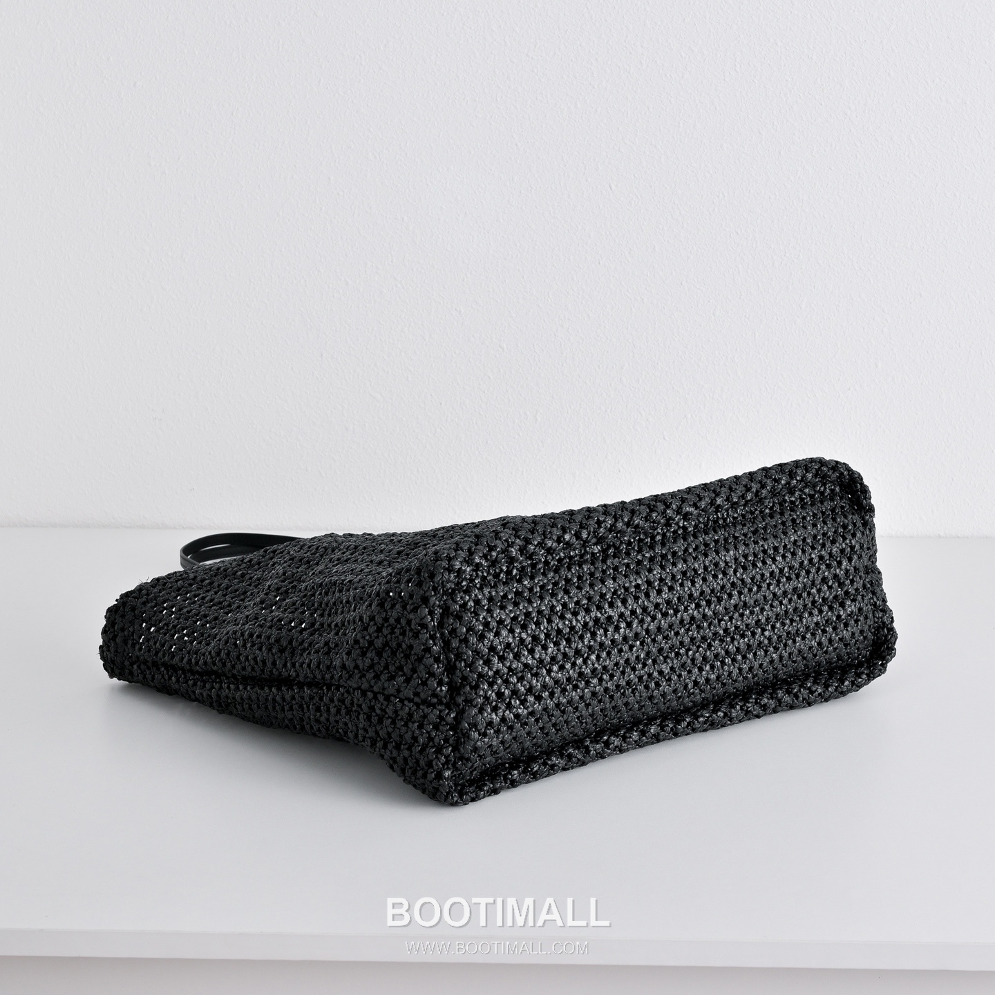 The Row Raffia Straw Tote Bag with Lambskin Trim Detail 더로우 라피아 스트로 램스킨 트림 토트백 54cm 5