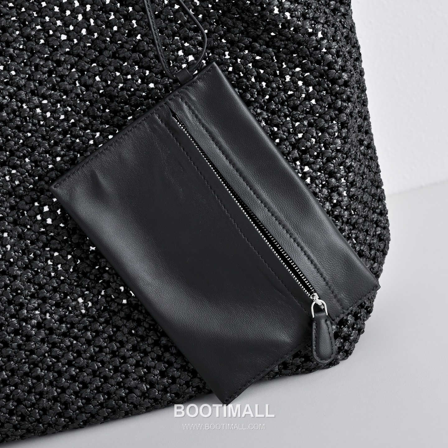 The Row Raffia Straw Tote Bag with Lambskin Trim Detail 더로우 라피아 스트로 램스킨 트림 토트백 54cm 7