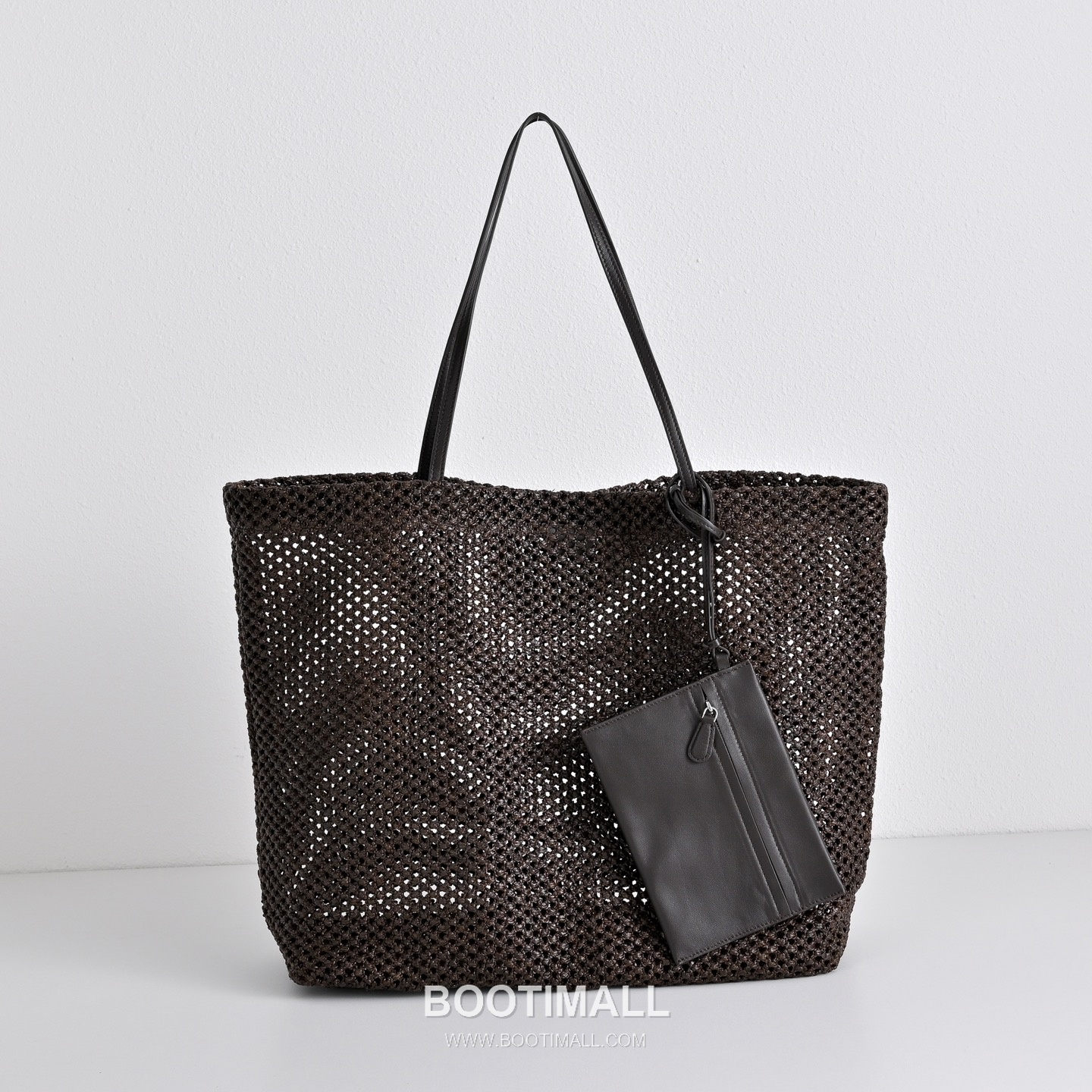 The Row Raffia Straw Tote Bag with Lambskin Trim Detail 더로우 라피아 스트로 램스킨 트림 토트백 54cm 1