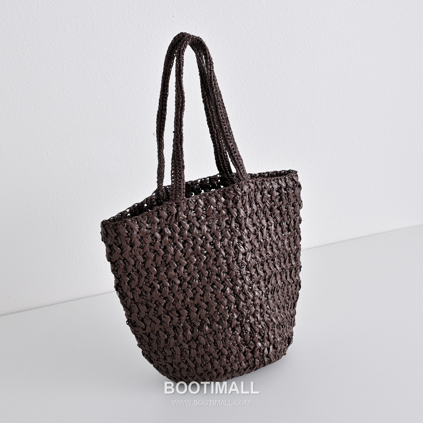 The Row Estelle PP Straw Basket Tote Bag with Leather Strap Detail 더로우 에스텔 PP 스트로 레더 스트랩 바스켓 토트백 42cm 3