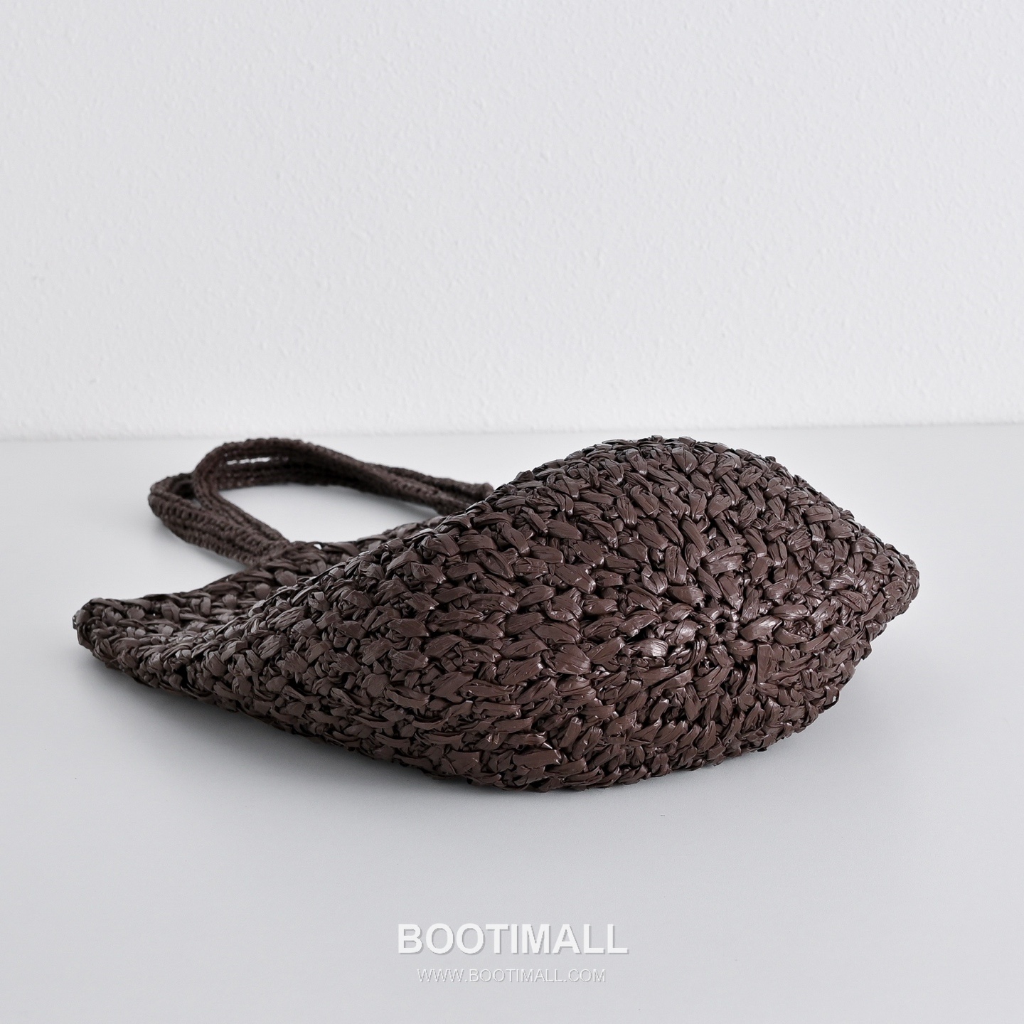 The Row Estelle PP Straw Basket Tote Bag with Leather Strap Detail 더로우 에스텔 PP 스트로 레더 스트랩 바스켓 토트백 42cm 5