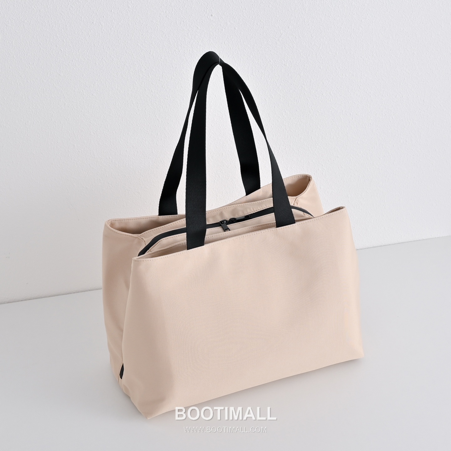 The Row Oxford Nylon Tote Bag with Top Handle Detail 더로우 옥스포드 나일론 탑핸들 토트백 40cm 3