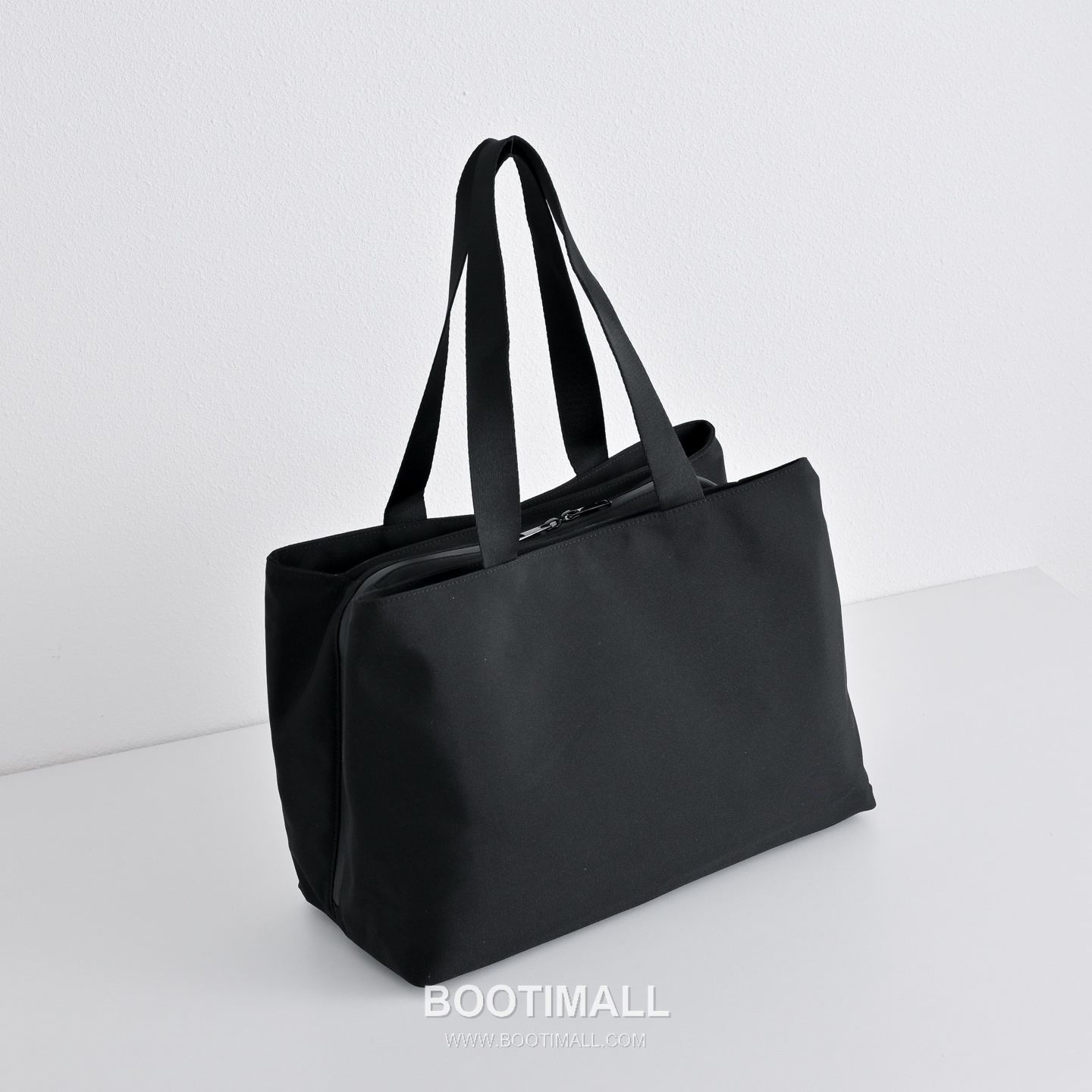 The Row Oxford Nylon Tote Bag with Top Handle Detail 더로우 옥스포드 나일론 탑핸들 토트백 40cm 2