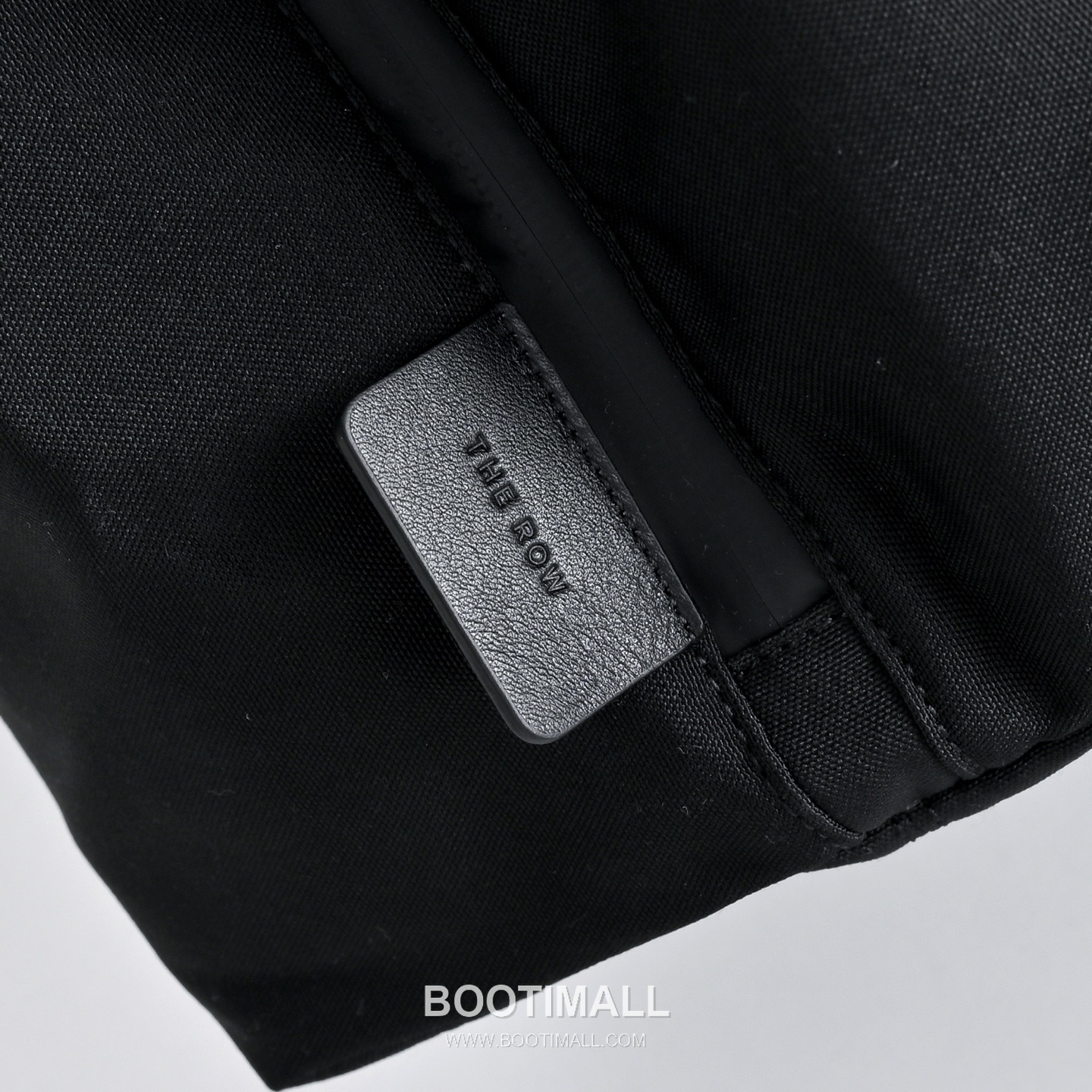 The Row Oxford Nylon Tote Bag with Top Handle Detail 더로우 옥스포드 나일론 탑핸들 토트백 40cm 5