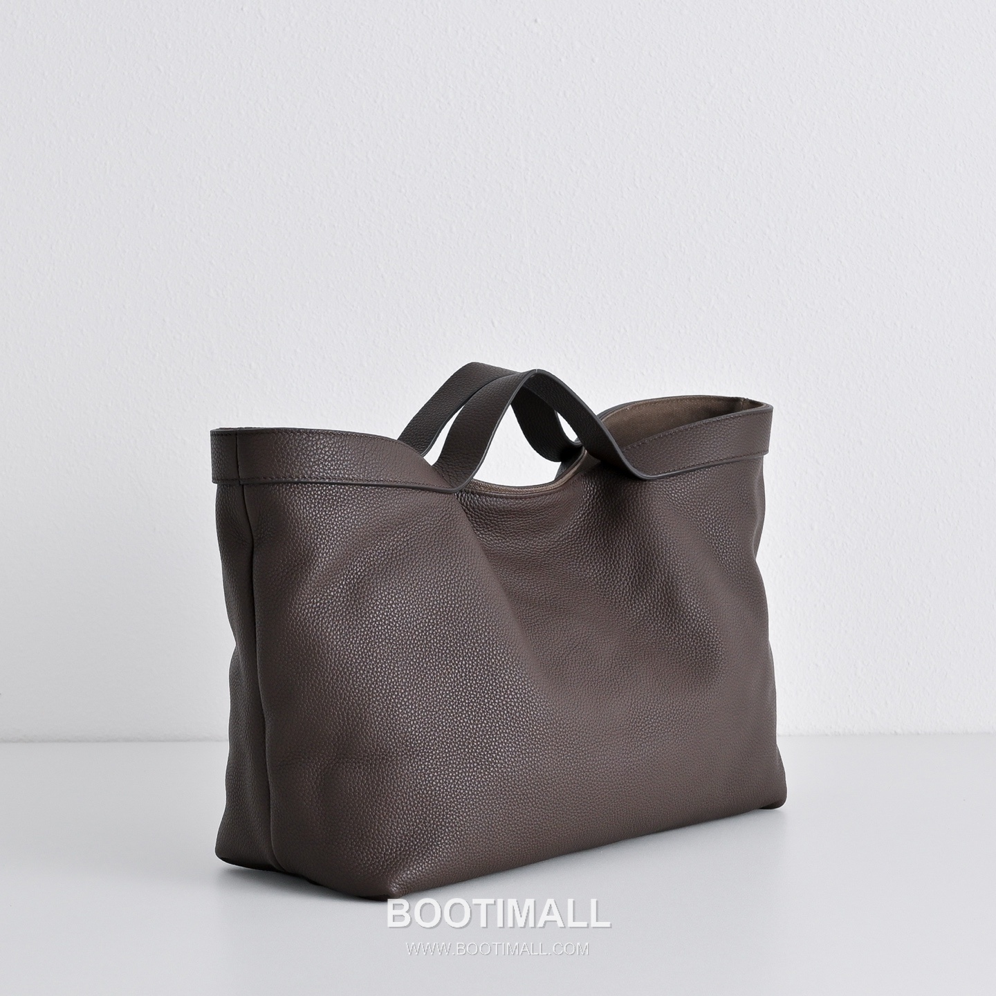 The Row Calfskin Tote Bag with Inner Pouch Detail 더로우 카프스킨 이너 파우치 토트백 36cm 3