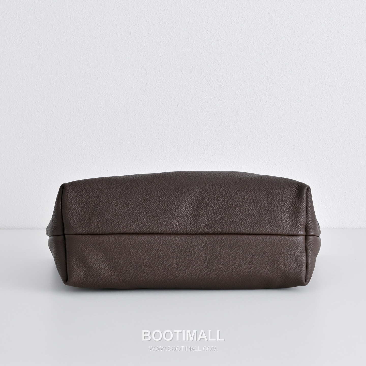 The Row Calfskin Tote Bag with Inner Pouch Detail 더로우 카프스킨 이너 파우치 토트백 36cm 9