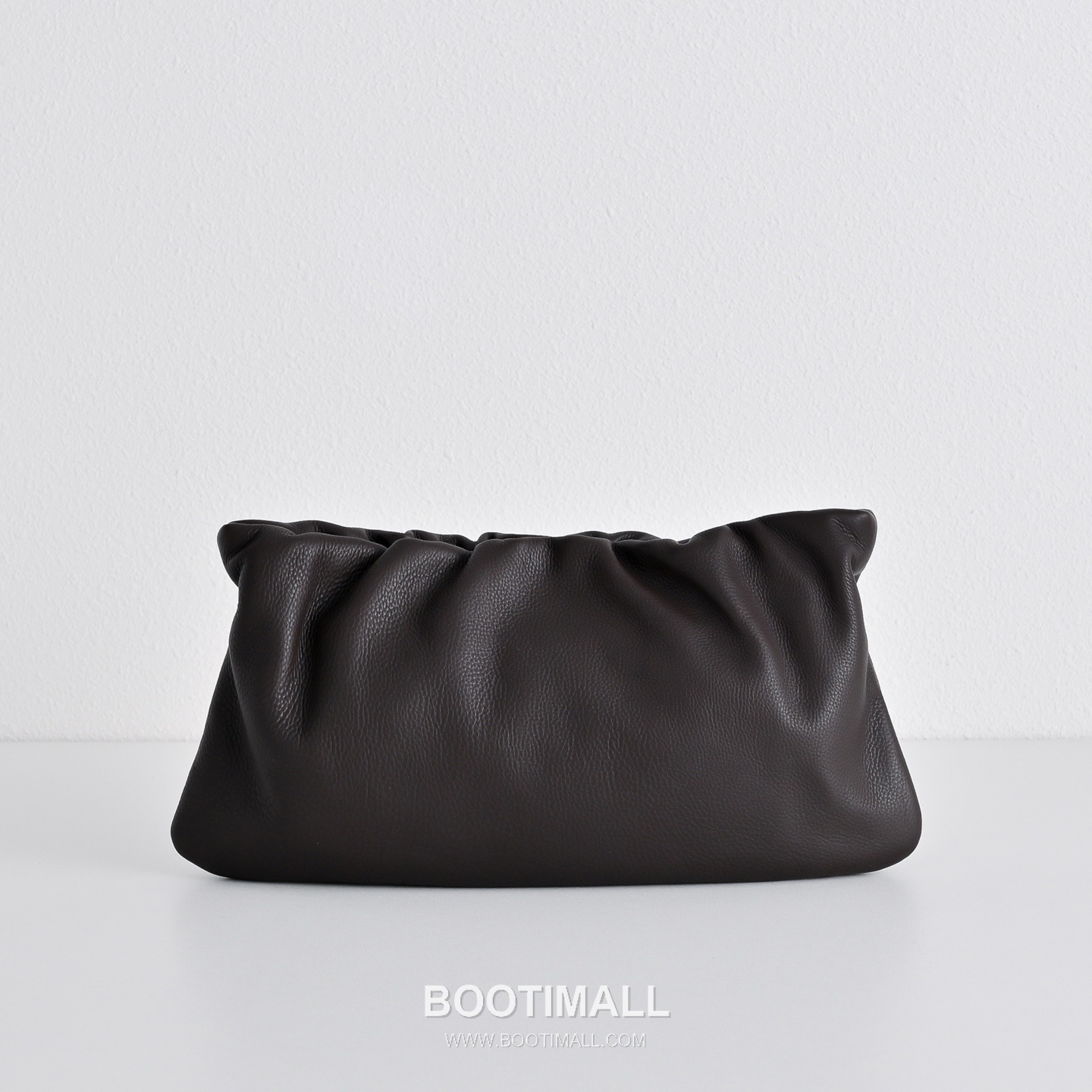 The Row Bourse Calfskin Shoulder Bag with Zip Closure Detail 더로우 부르스 카프스킨 지퍼 클로저 숄더백 34cm 2