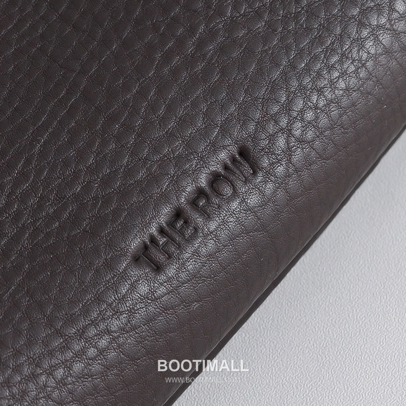 The Row Bourse Calfskin Shoulder Bag with Zip Closure Detail 더로우 부르스 카프스킨 지퍼 클로저 숄더백 34cm 7