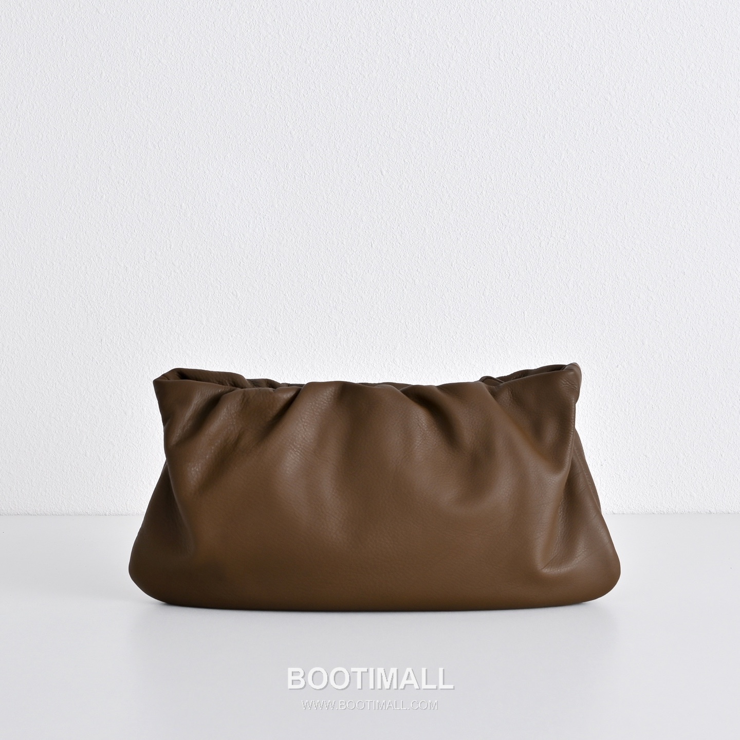 The Row Bourse Calfskin Shoulder Bag with Zip Closure Detail 더로우 부르스 카프스킨 지퍼 클로저 숄더백 34cm 2