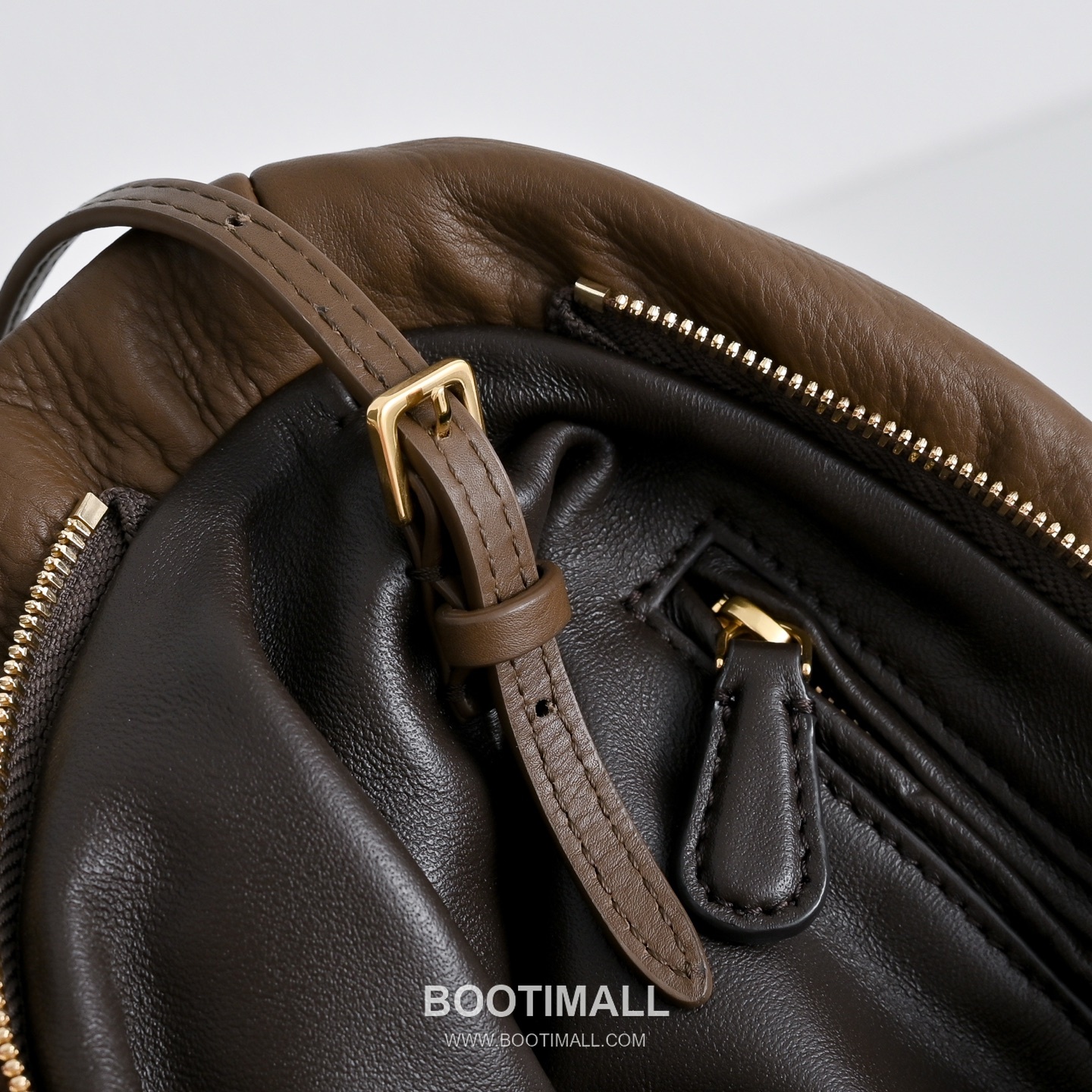The Row Bourse Calfskin Shoulder Bag with Zip Closure Detail 더로우 부르스 카프스킨 지퍼 클로저 숄더백 34cm 6