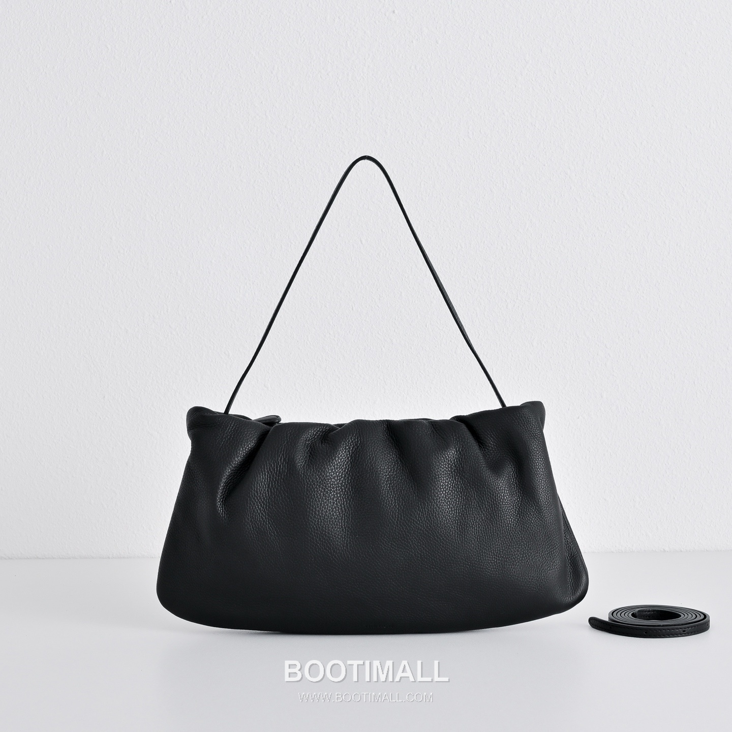 The Row Bourse Calfskin Shoulder Bag with Zip Closure Detail 더로우 부르스 카프스킨 지퍼 클로저 숄더백 34cm 1